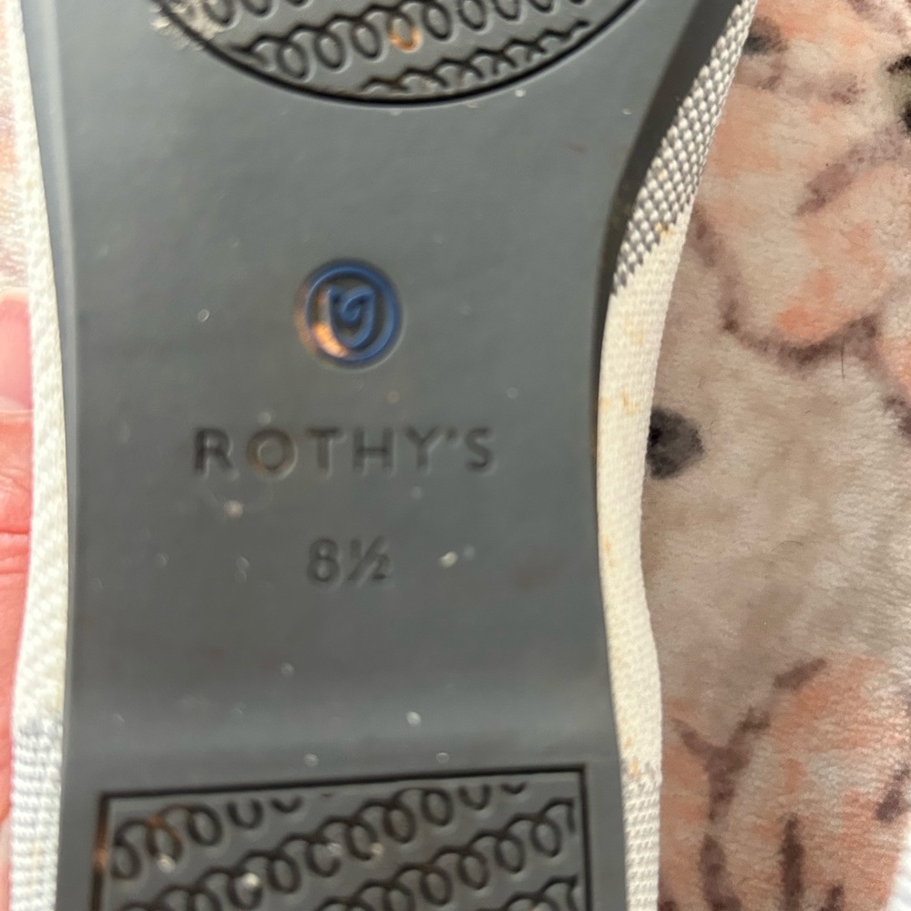 Rothy's 8.5 Two Tone flats in Neutral Cream & Light Gray - Picture 4 of 8